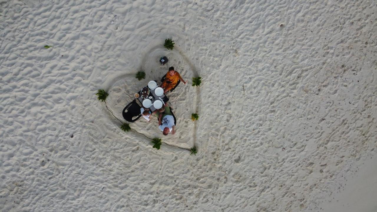 Ukulhas Villa Beach Hotel Exteriör bild