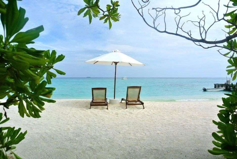 Ukulhas Villa Beach Hotel Exteriör bild