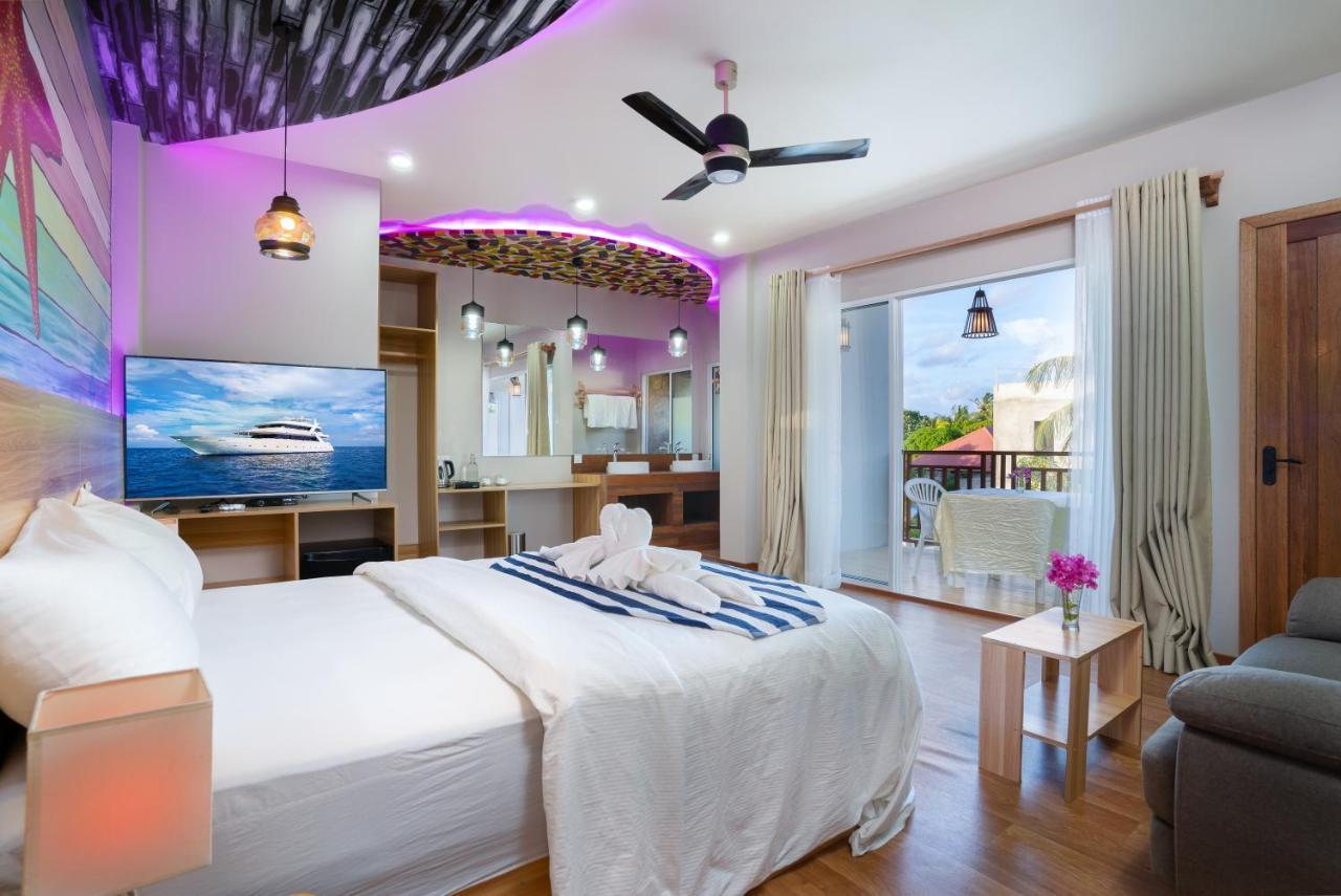 Ukulhas Villa Beach Hotel Exteriör bild