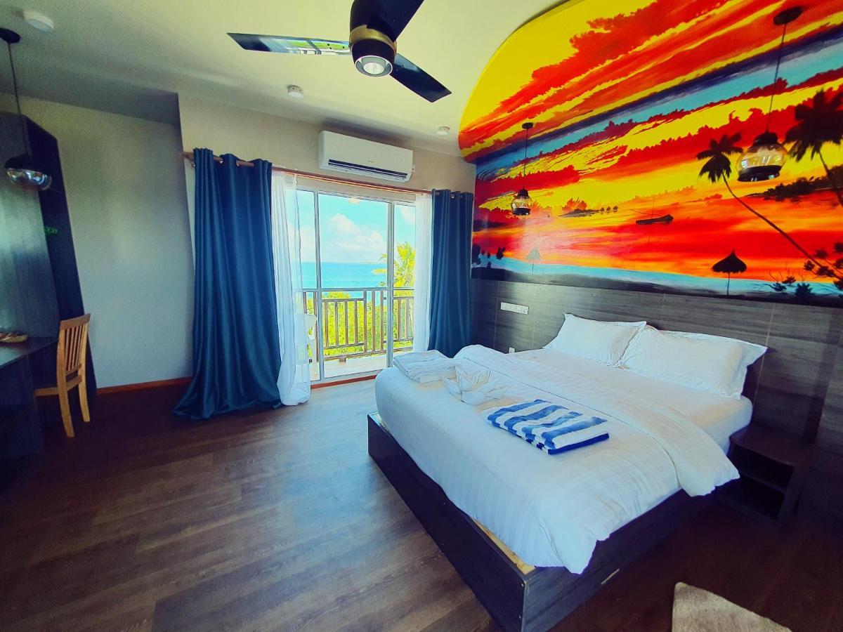 Ukulhas Villa Beach Hotel Exteriör bild