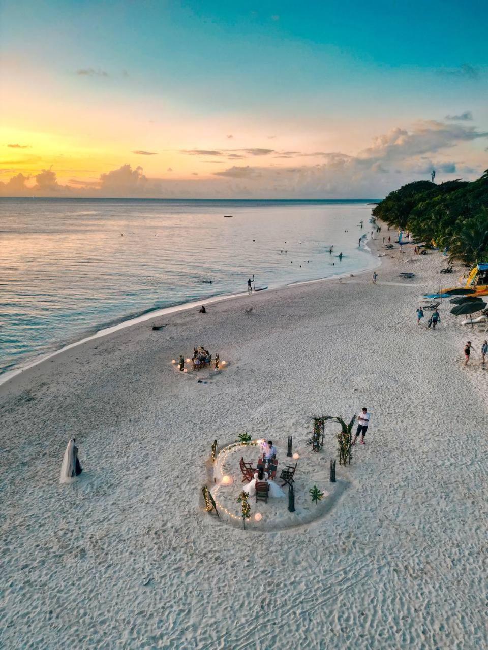 Ukulhas Villa Beach Hotel Exteriör bild