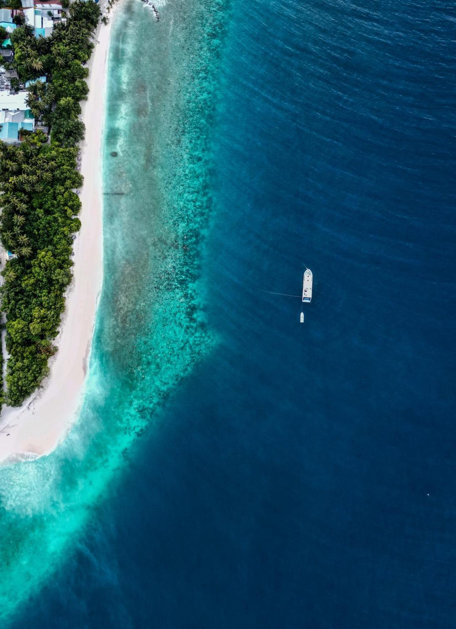 Ukulhas Villa Beach Hotel Exteriör bild