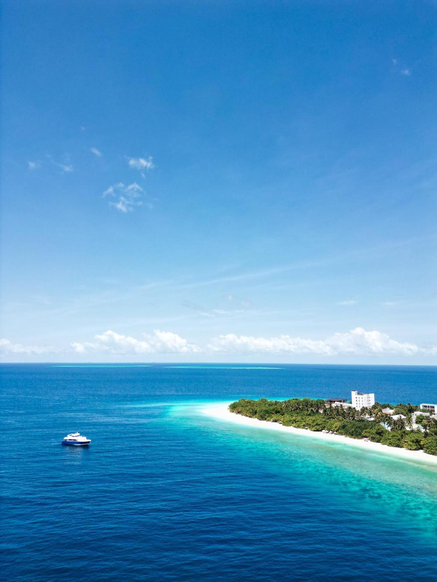 Ukulhas Villa Beach Hotel Exteriör bild